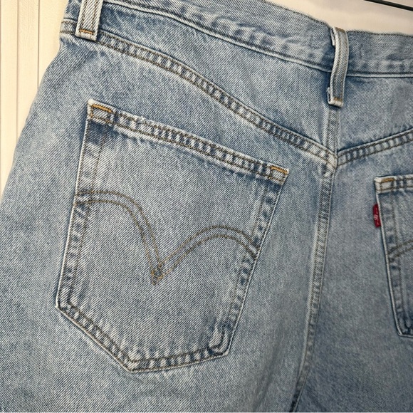 Levi’s High Waisted Mom Shorts women jean shorts size 32 - Picture 9 of 15